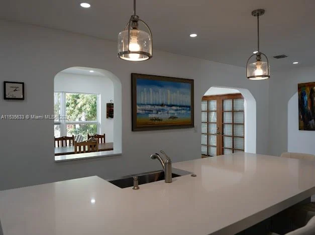 1025 Lincoln St, Hollywood FL 33019