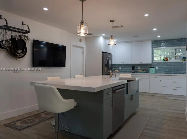 1025 Lincoln St, Hollywood FL 33019