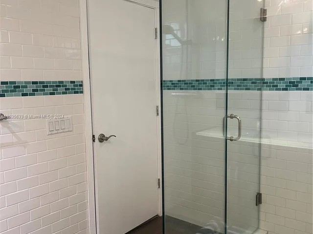 1025 Lincoln St, Hollywood FL 33019