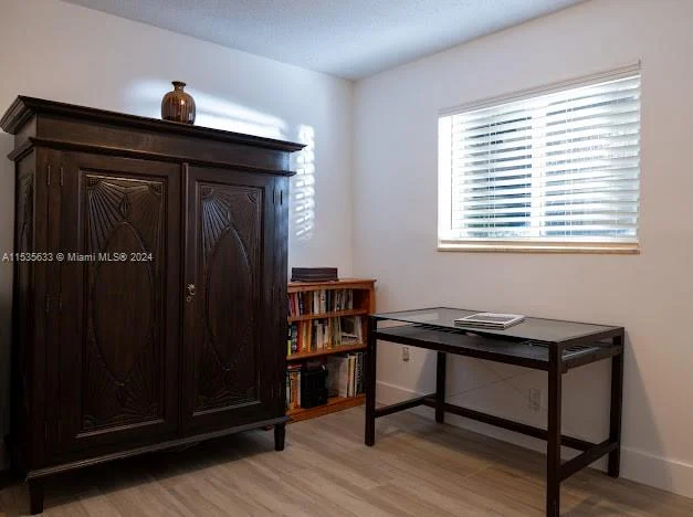 1025 Lincoln St, Hollywood FL 33019