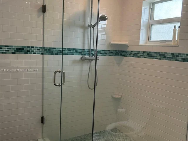 1025 Lincoln St, Hollywood FL 33019