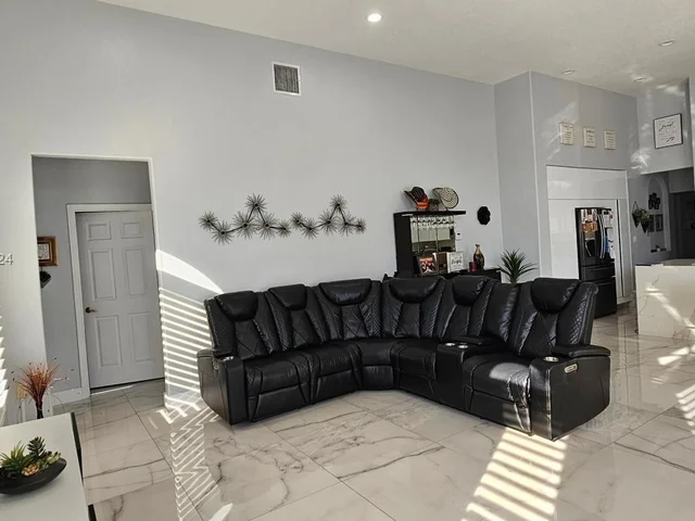 2172 NW 139th Ter, Pembroke Pines FL 33028