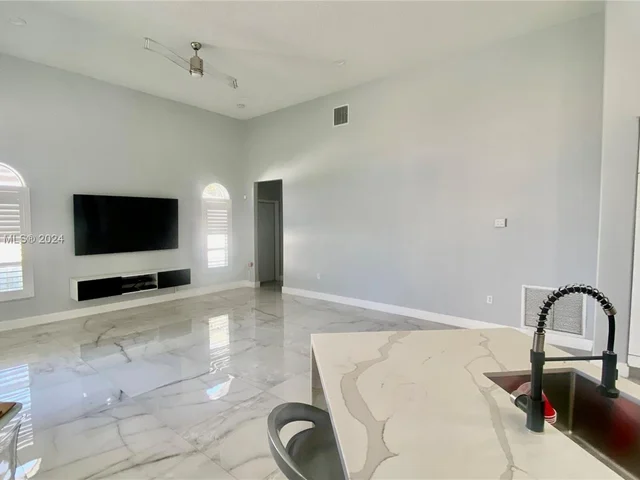 2172 NW 139th Ter, Pembroke Pines FL 33028