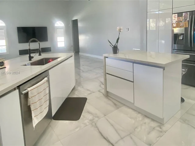 2172 NW 139th Ter, Pembroke Pines FL 33028