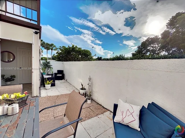 7100 NW 17th St # 112, Plantation FL 33313