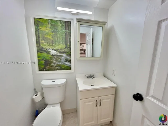 7100 NW 17th St # 112, Plantation FL 33313