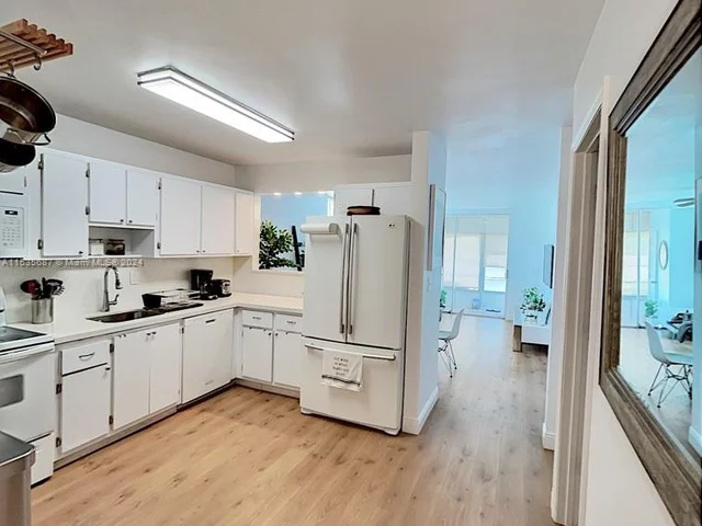 7100 NW 17th St # 112, Plantation FL 33313