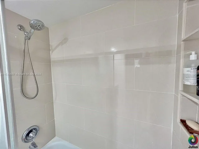 7100 NW 17th St # 112, Plantation FL 33313