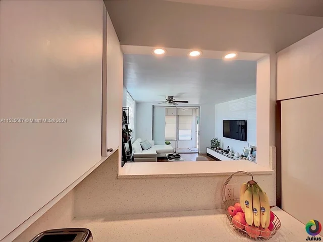 7100 NW 17th St # 112, Plantation FL 33313