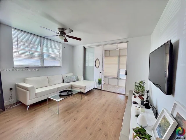 7100 NW 17th St # 112, Plantation FL 33313