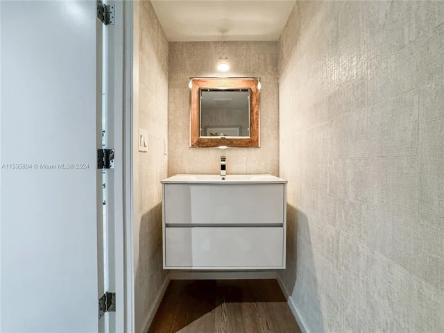 6103 Aqua Ave # 1004, Miami Beach FL 33141