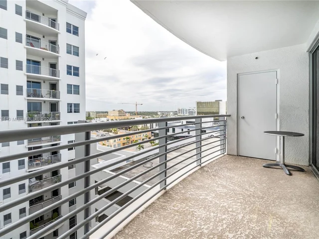 1830 Radius Dr # 905, Hollywood FL 33020