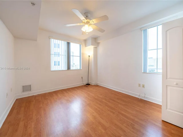 1830 Radius Dr # 905, Hollywood FL 33020