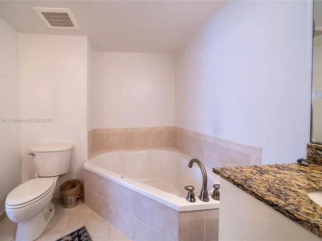 1830 Radius Dr # 905, Hollywood FL 33020