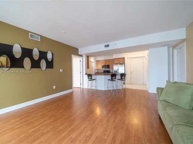 1830 Radius Dr # 905, Hollywood FL 33020