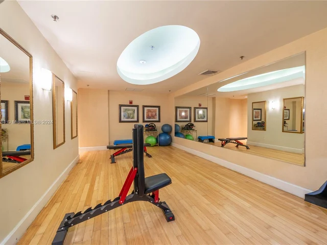 1830 Radius Dr # 905, Hollywood FL 33020