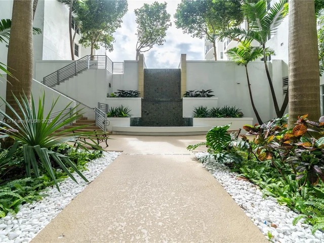 1830 Radius Dr # 905, Hollywood FL 33020