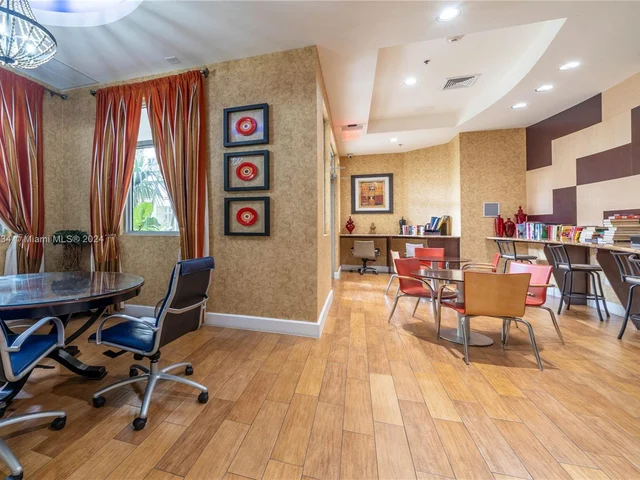 1830 Radius Dr # 905, Hollywood FL 33020