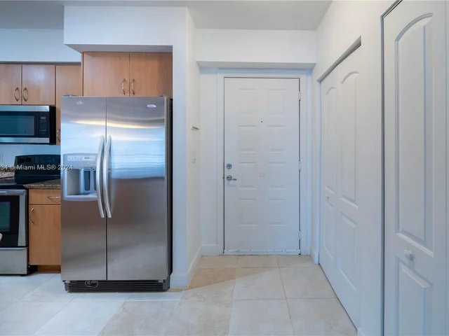 1830 Radius Dr # 905, Hollywood FL 33020