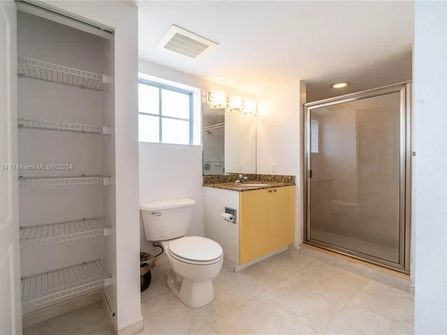 1830 Radius Dr # 905, Hollywood FL 33020