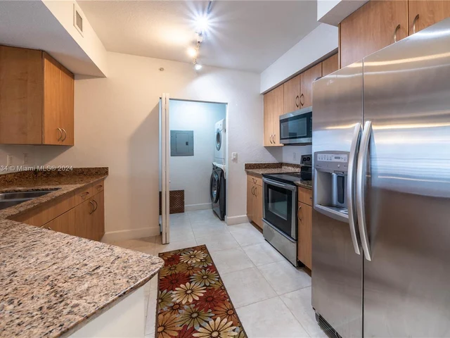 1830 Radius Dr # 905, Hollywood FL 33020