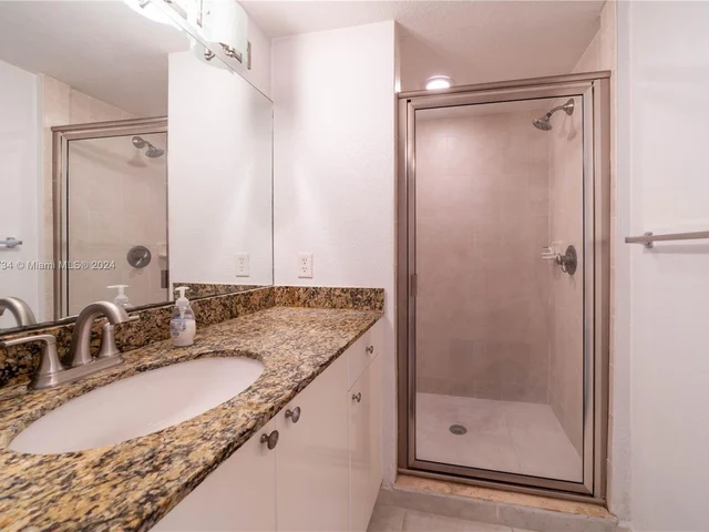 1830 Radius Dr # 905, Hollywood FL 33020