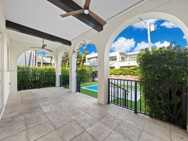 464 Fernwood Rd # B, Key Biscayne FL 33149