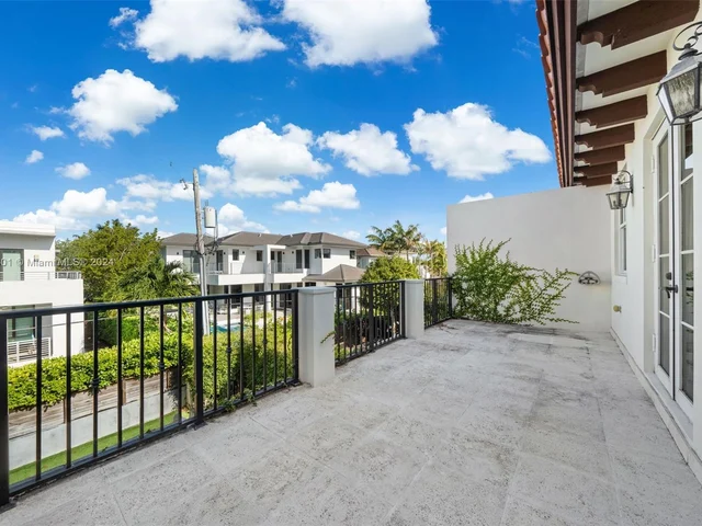 464 Fernwood Rd # B, Key Biscayne FL 33149