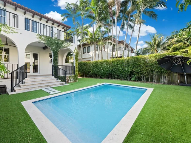 464 Fernwood Rd # B, Key Biscayne FL 33149