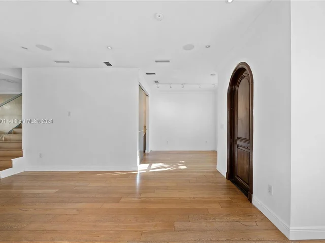 464 Fernwood Rd # B, Key Biscayne FL 33149