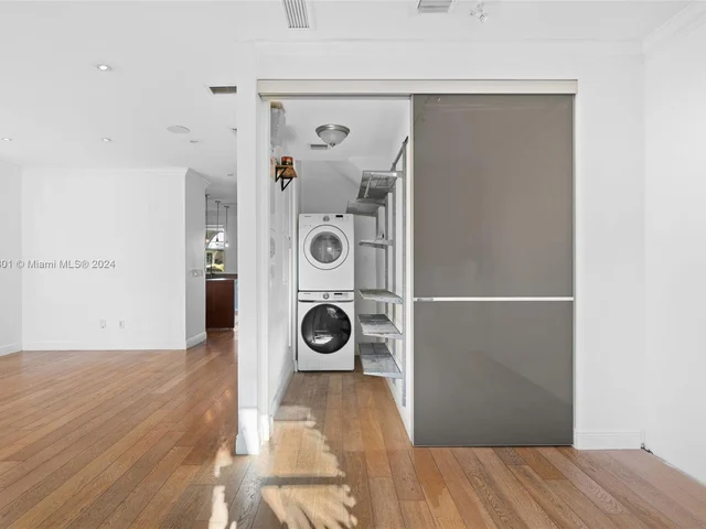 464 Fernwood Rd # B, Key Biscayne FL 33149