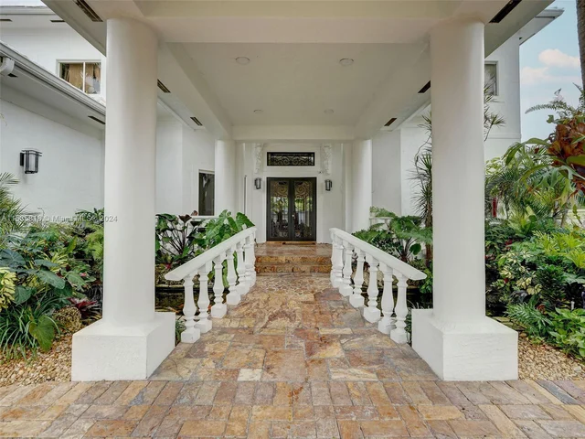 361 NE 116th St, Miami FL 33161