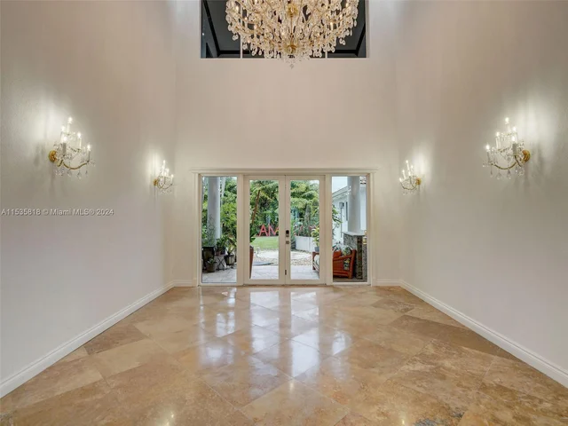 361 NE 116th St, Miami FL 33161