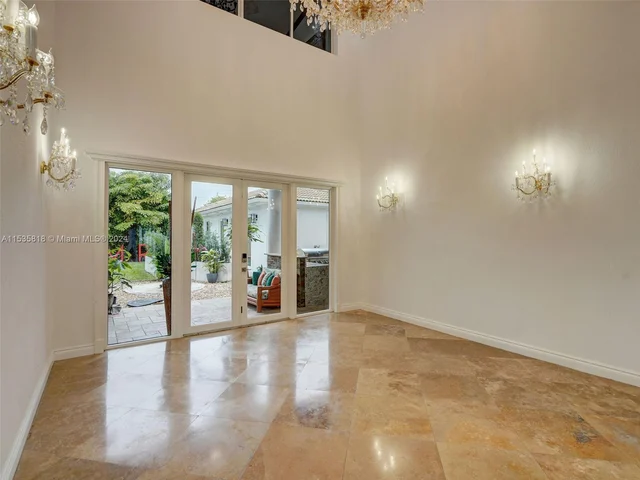 361 NE 116th St, Miami FL 33161