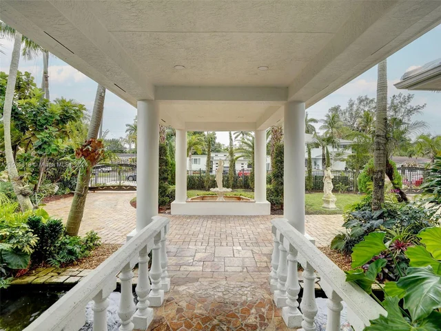 361 NE 116th St, Miami FL 33161