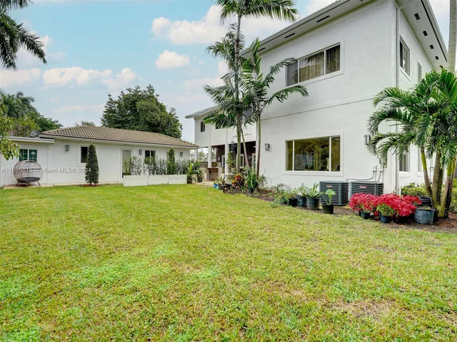 361 NE 116th St, Miami FL 33161