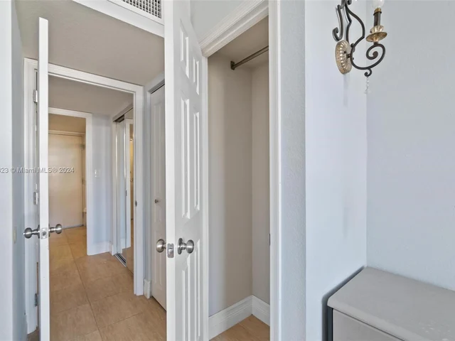 2841 NE 163rd St # 106, North Miami Beach FL 33160