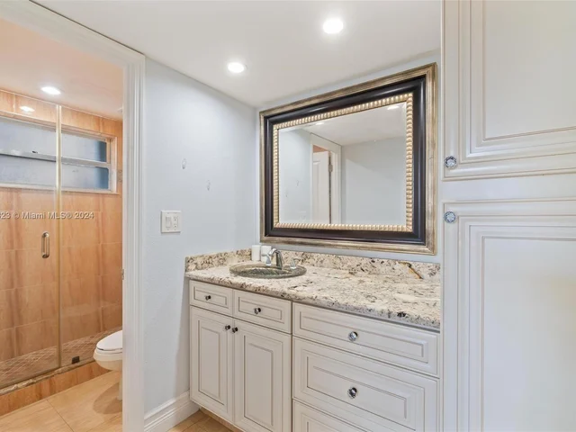 2841 NE 163rd St # 106, North Miami Beach FL 33160