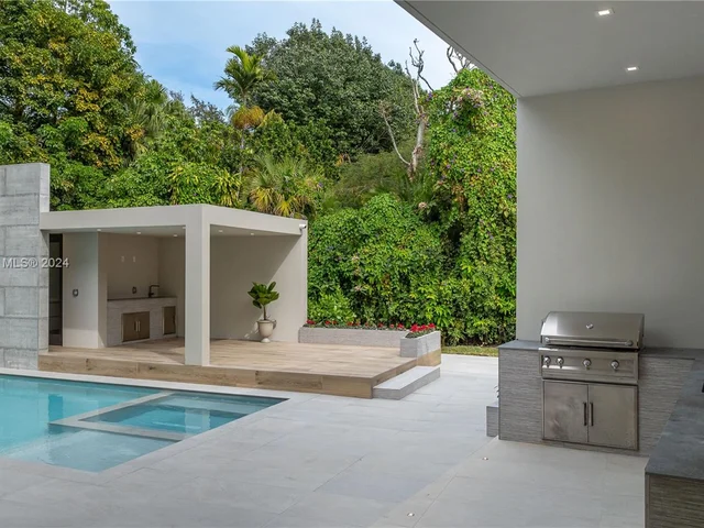 4115 Park Ave, Miami FL 33133