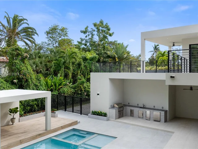 4115 Park Ave, Miami FL 33133