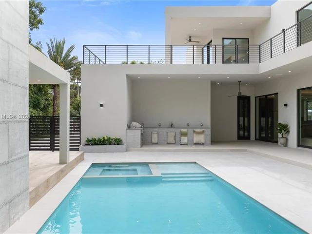 4115 Park Ave, Miami FL 33133