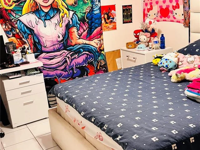 10345 NW 127th St, Hialeah Gardens FL 33018