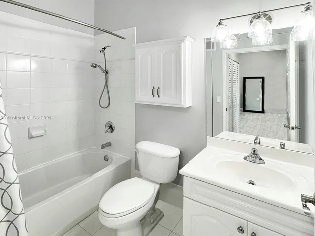 7910 NW 7th St # 203, Pembroke Pines FL 33024