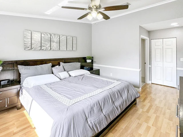 7910 NW 7th St # 203, Pembroke Pines FL 33024