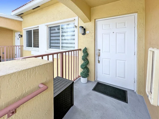 7910 NW 7th St # 203, Pembroke Pines FL 33024