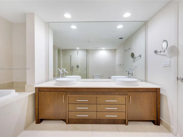 495 Brickell Ave # 603, Miami FL 33131