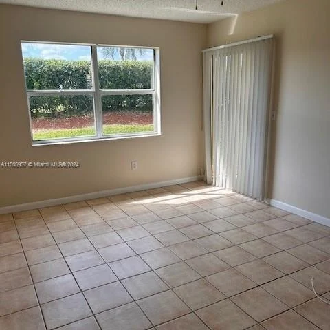 2247 SE 27th Dr # D, Homestead FL 33035