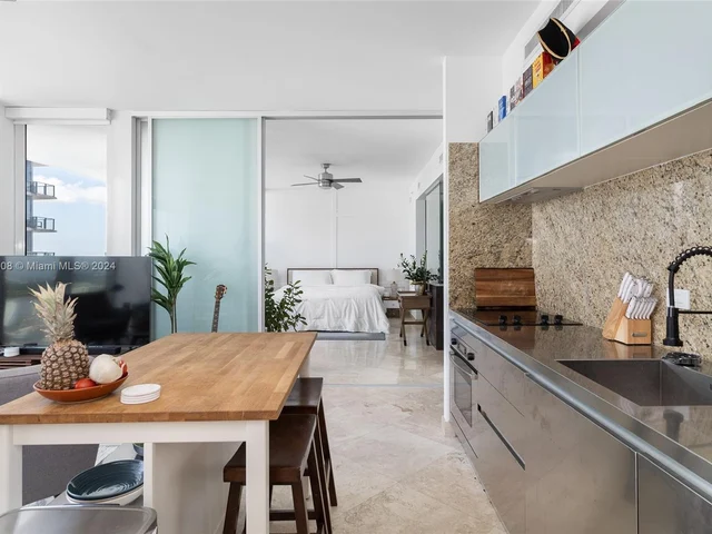 1040 Biscayne Blvd # 1605, Miami FL 33132