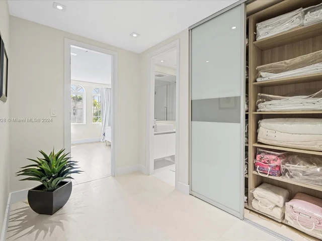 20760 NE 30th Pl, Aventura FL 33180