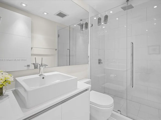 20760 NE 30th Pl, Aventura FL 33180